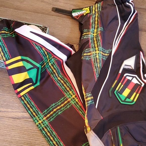 RIDE AGAINST Other - RIDE AGAINST  Mens Riding Gear size M  EUC